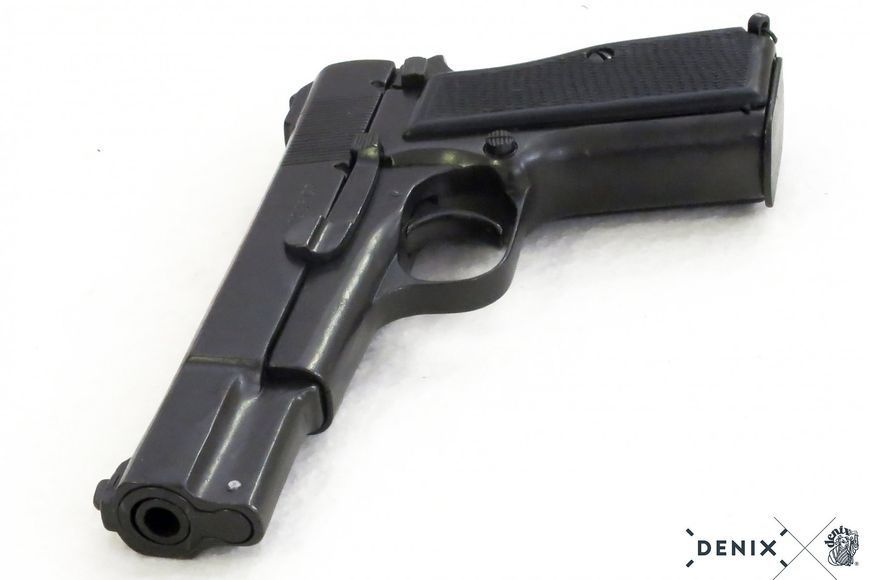 Пистолет HP или GP35, Бельгия, 1935 г. (макет массогабаритный) 1235 фото
